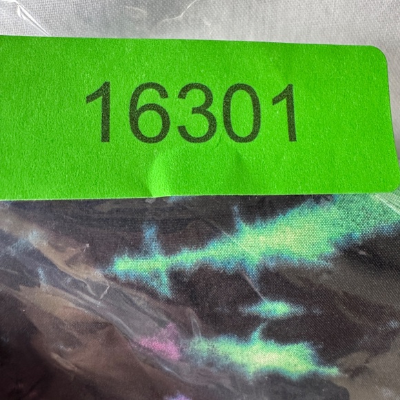 Scrubstar Women's Short‎ Sleeve V-Neck Scrub Top Abstract Tie-Dye Multicolor S - Picture 11 of 11